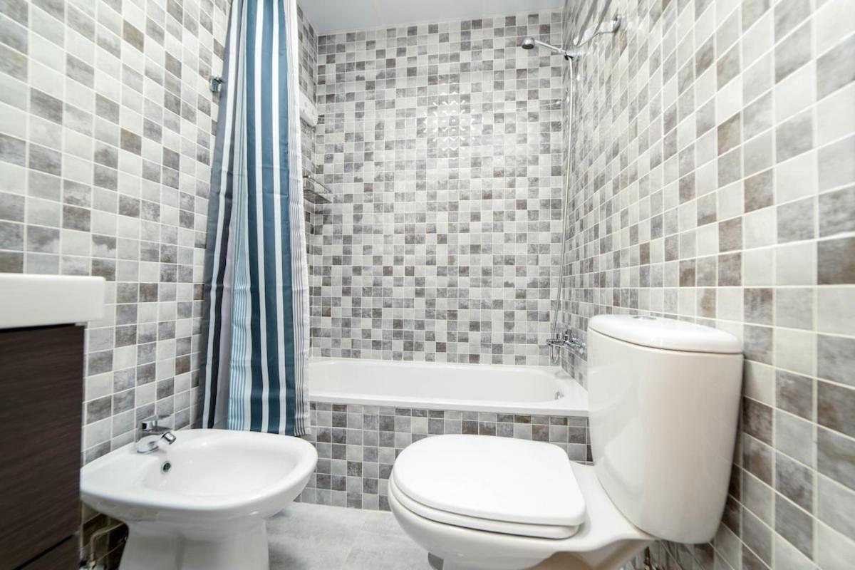 -Malagasunapts- Stylish City Centre Pool&Parking Dış mekan fotoğraf