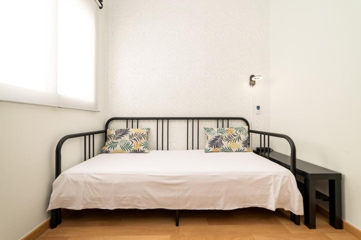 -Malagasunapts- Stylish City Centre Pool&Parking Dış mekan fotoğraf
