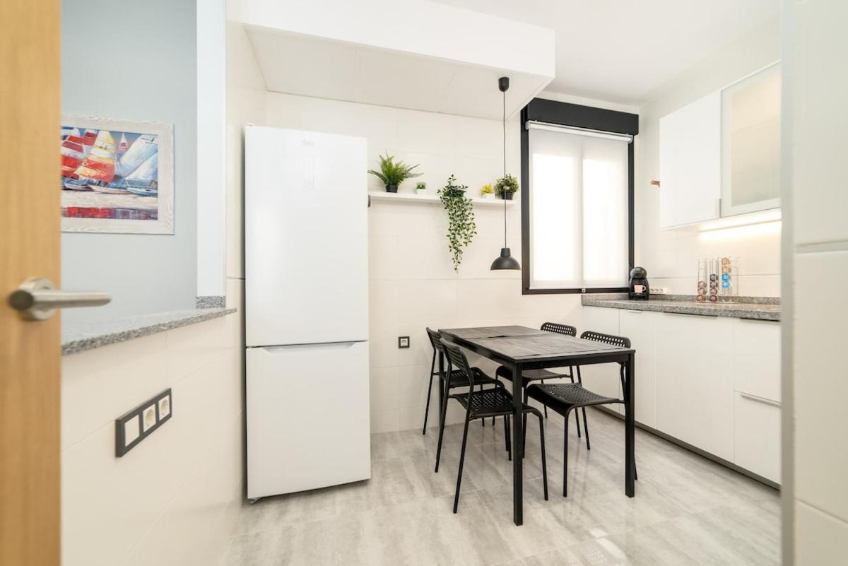 -Malagasunapts- Stylish City Centre Pool&Parking Dış mekan fotoğraf