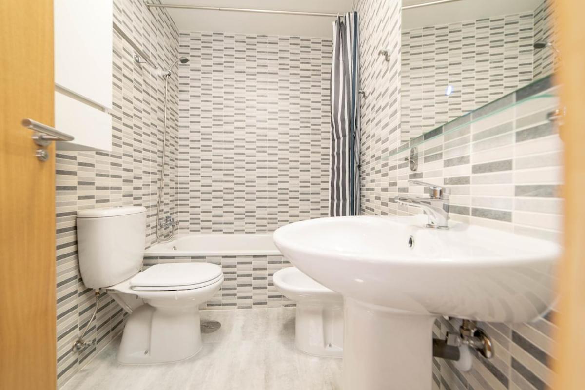 -Malagasunapts- Stylish City Centre Pool&Parking Dış mekan fotoğraf