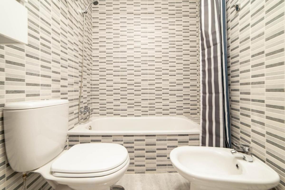 -Malagasunapts- Stylish City Centre Pool&Parking Dış mekan fotoğraf